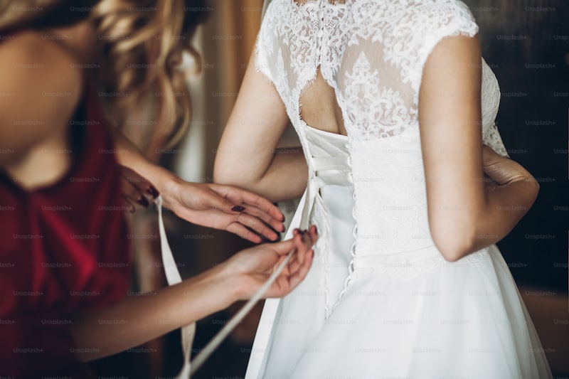 Expert Fitting Room Hacks for Wedding Dresses: A Bride's Ultimate Guide