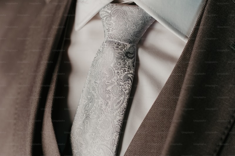 Trendsetting Fabric Ties for Brides: Elevate Your Wedding Style