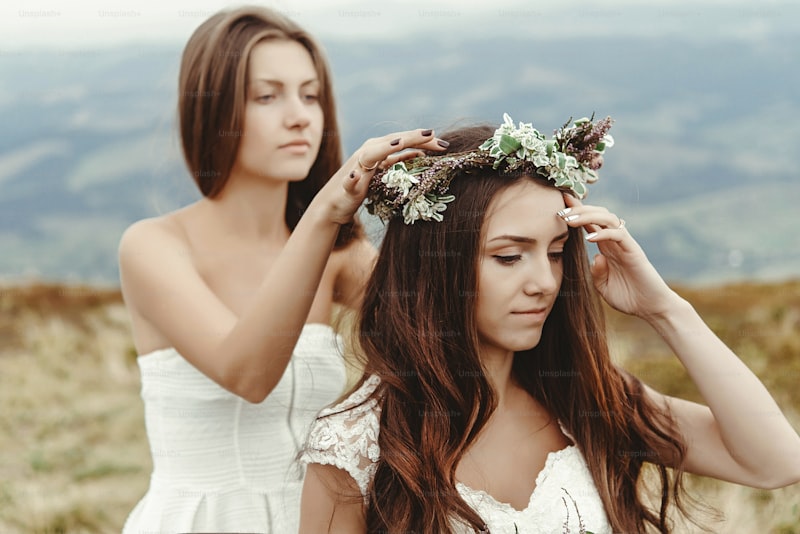 Enhance Your Bridal Look with Tulle and Lace Comb Embellishments