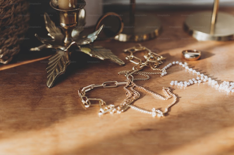 Discover the Beauty of Necklaces with Sentimental Charms: A Guide to Meaningful Jewelry