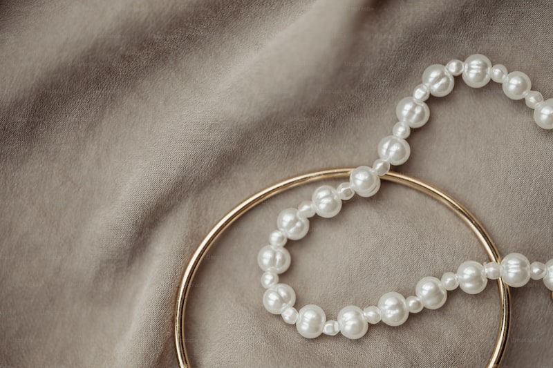 Discover the Allure of Customized Bridal Necklaces for a Personal Touch