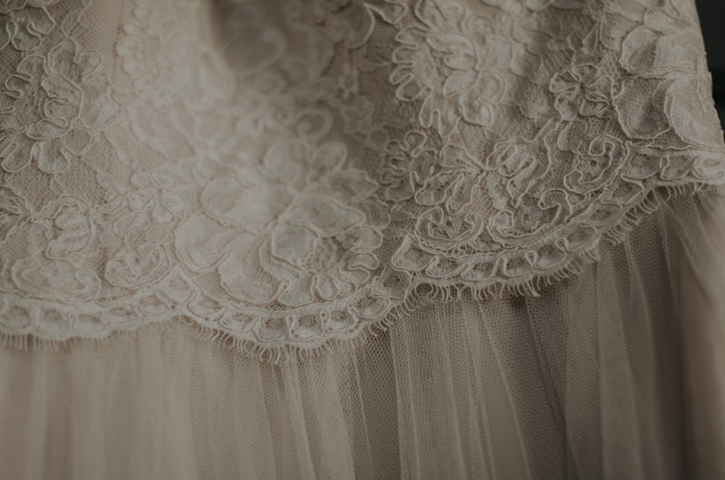 Couture Lace Looks for the Modern Bride: A Fusion of Elegance and Style