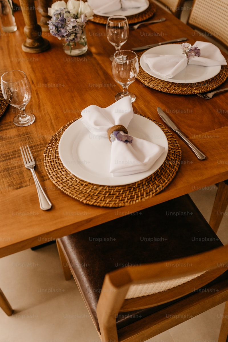 Elevate Your Events: Intimate Dinner Settings for Elegant Affairs