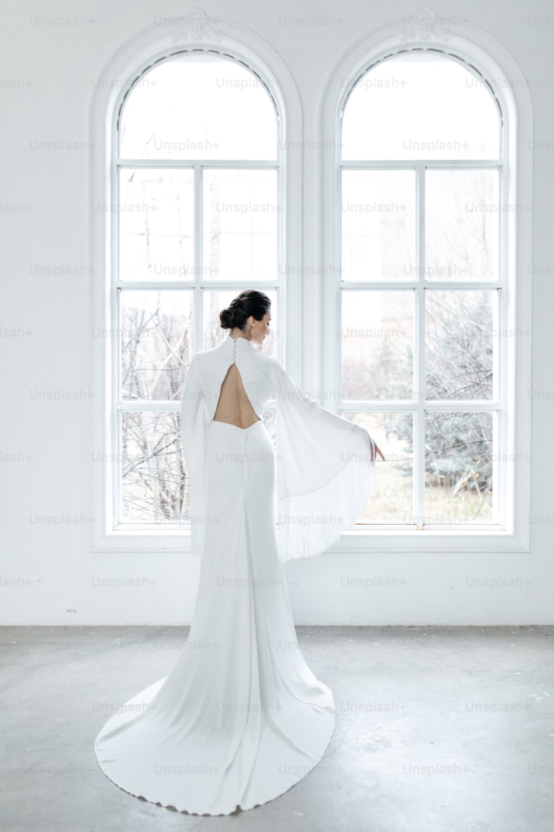 Pure and Simple: Minimalist Wedding Dress Inspiration