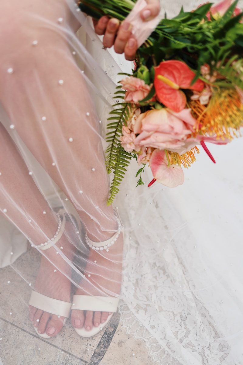 Exploring the Allure of Floral Veil Embellishments: Transforming Bridal Elegance