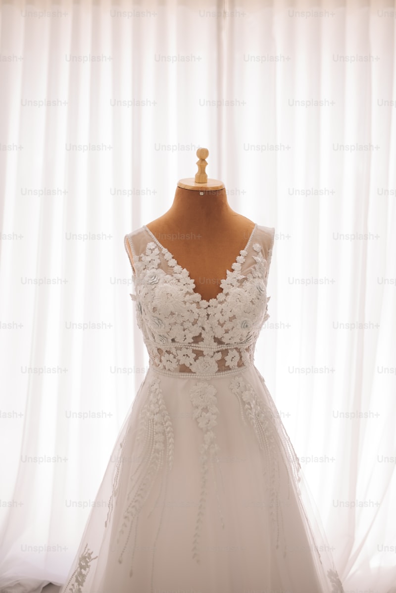 How Do You Become a Wedding Dress Designer: A Complete Guide