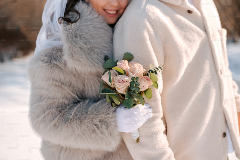 Embrace Elegance: Cozy Fur Wraps for Winter Weddings