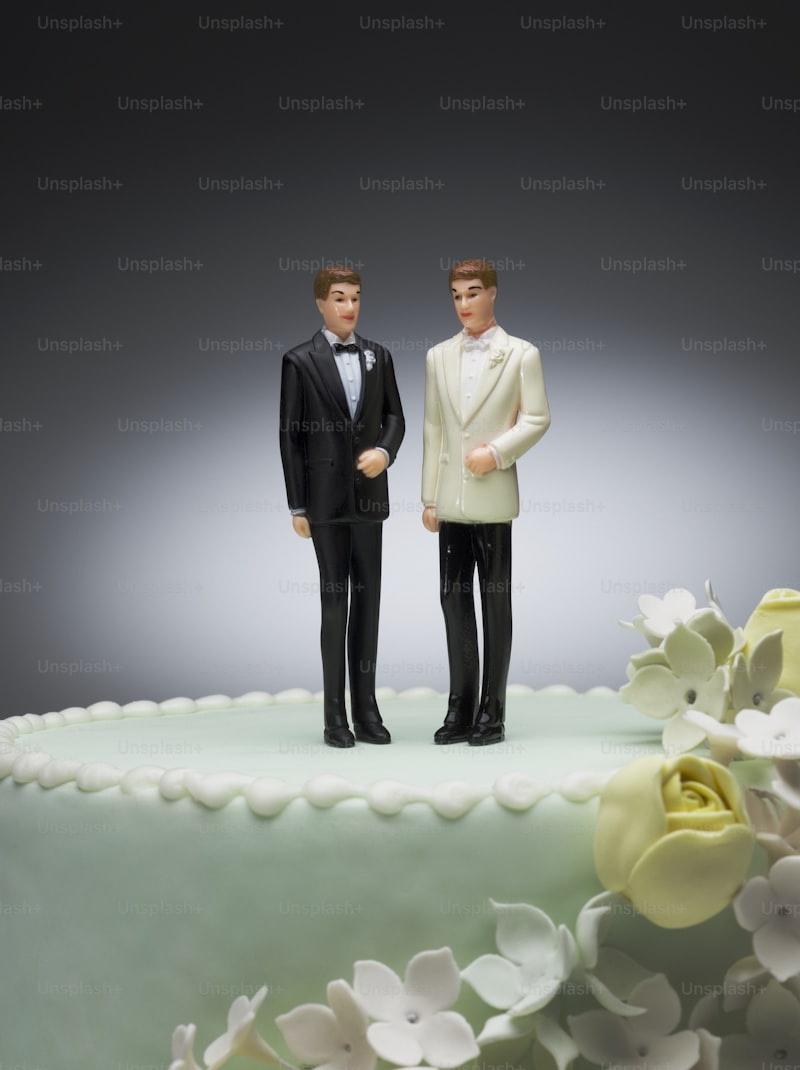 Personalized Wedding Cake Toppers: A Touch of Love and Individuality