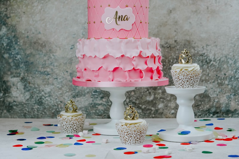 Exploring Wedding Cake Toppers: A Guide to Western Styles