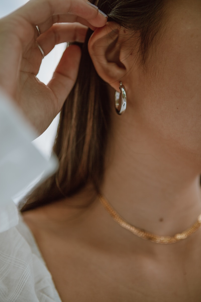 Choosing Earrings Based on Dress Neckline: A Complete Guide to Elevate Your Style