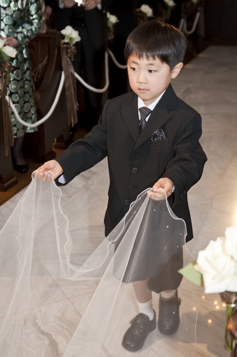 Fingertip Veils to Highlight Your Wedding Gown: A Timeless Bridal Accessory