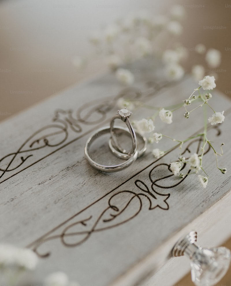 Everything You Need to Know About Notched Wedding Rings