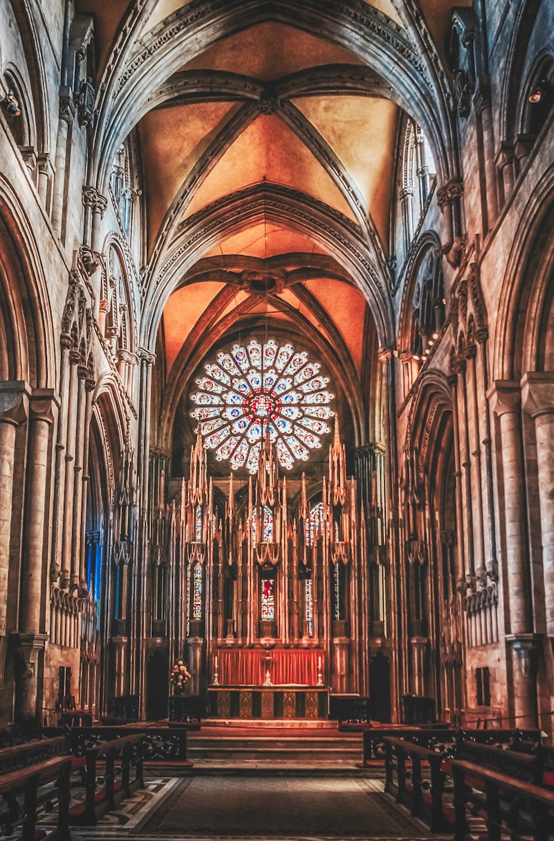 The Ultimate Guide to Layered Cathedral Veils: Elegance and Style for Your Big Day