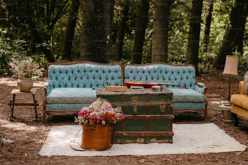 Choosing the Perfect Wedding Chairs for the Bride and Groom: Tips and Ideas