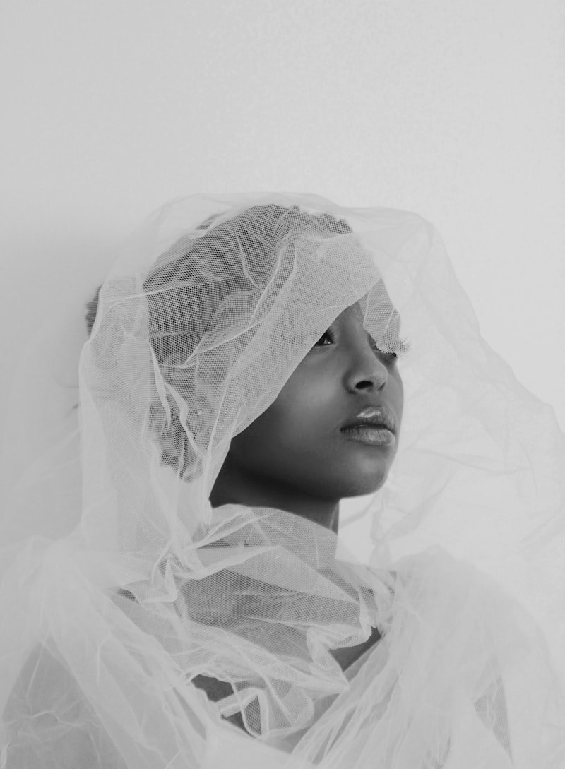 Seasonal Veil Inspirations: Elevate Your Bridal Look with These Timeless Trends