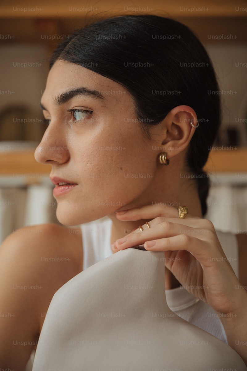 Why Minimalist Stud Earrings Are the Perfect Choice for Brides