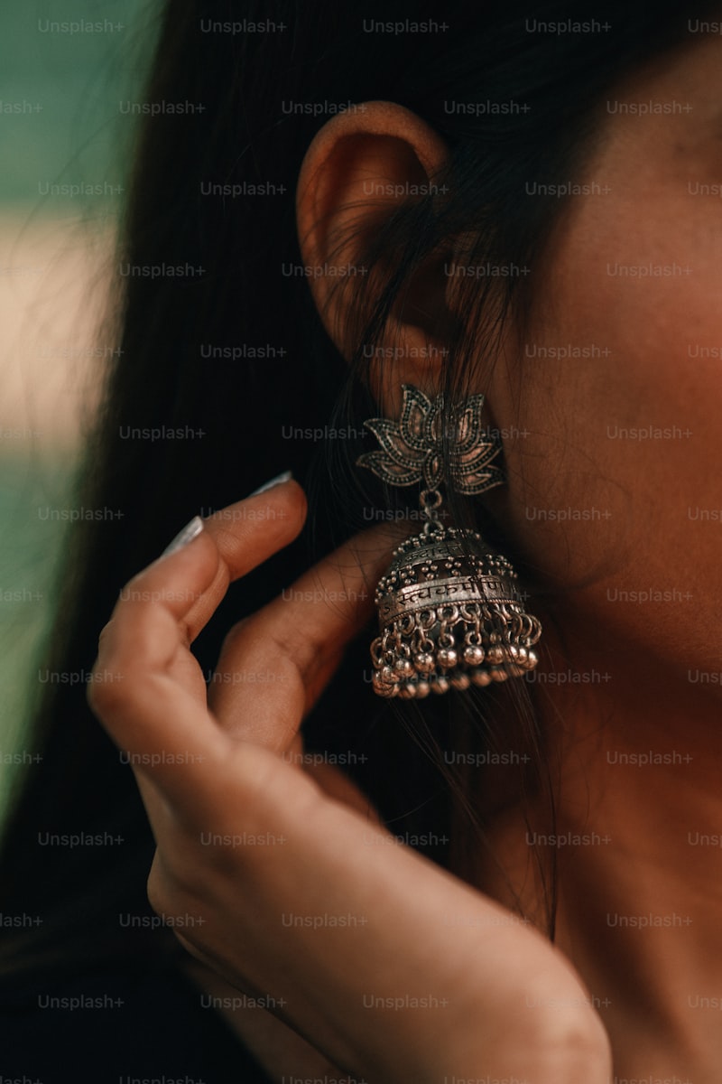 All You Need to Know About Charming Charm Earrings: A Guide to Style and Elegance