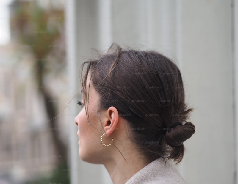 The Ultimate Guide to Ornate Hairpieces: Elevate Your Look with Exquisite Styles