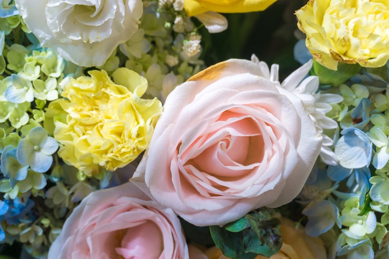 Lush, Colorful Bridal Bouquets: A Guide to Choosing the Perfect Floral Arrangement for Your Big Day