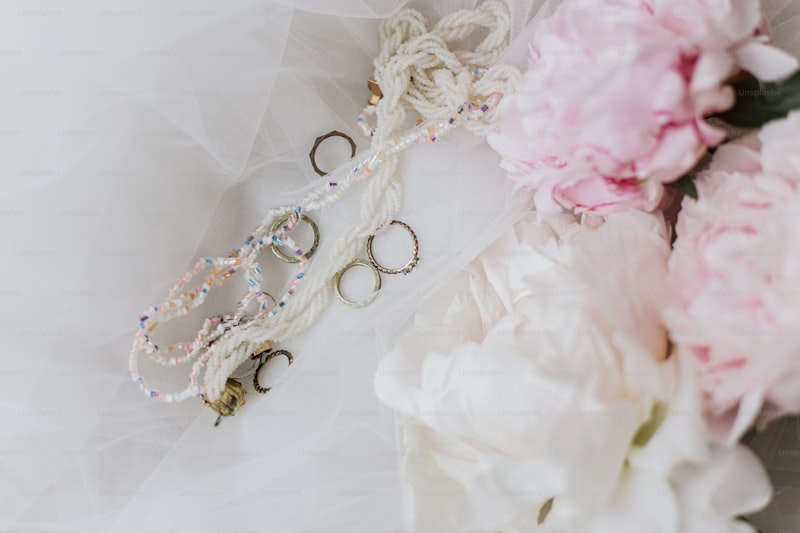 Essential Guide to Perfect Wedding Day Accessories