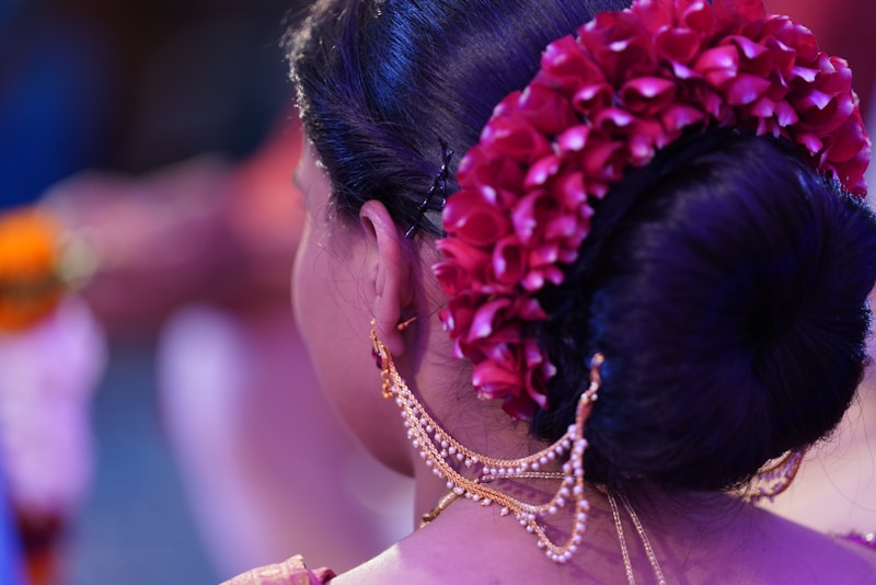 Timeless Hair Jewelry for Brides: Elevating Your Wedding Look with Elegance