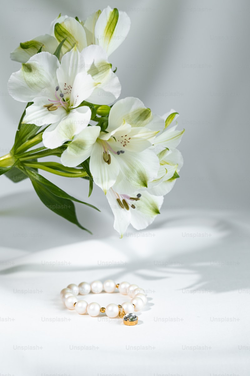 Modern Minimalist Jewelry for Brides: Elevate Your Wedding Look with Elegance