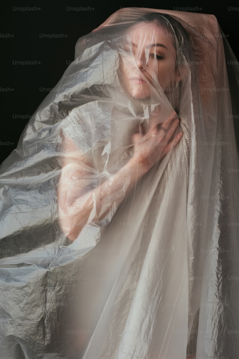 Dramatic Veil Looks: Elevate Your Bridal Aesthetic