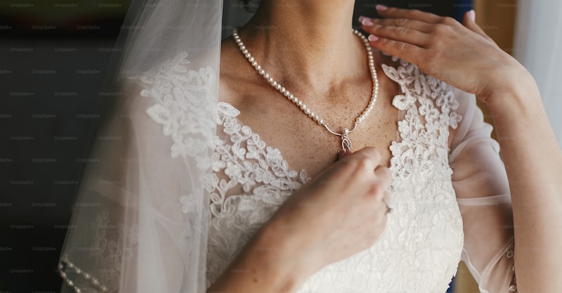 Enhance Your Wedding Dress Silhouette with the Perfect Necklaces