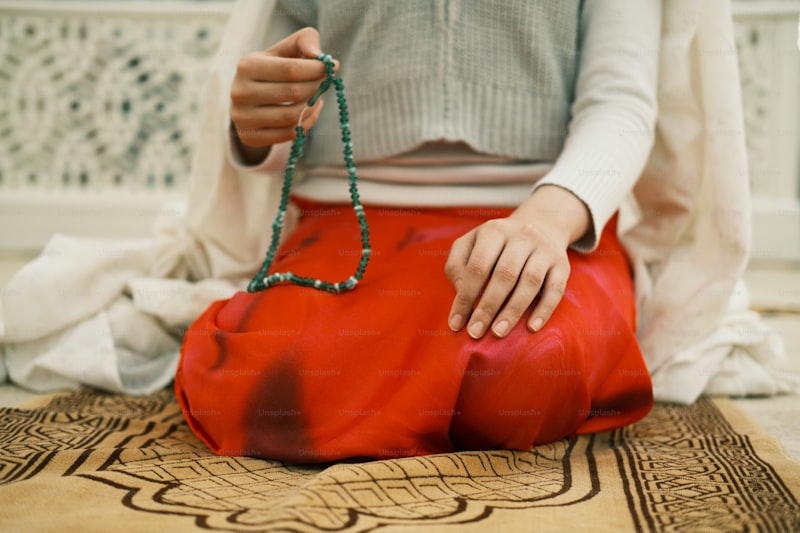 Dressing Up with Beautiful Satin Handbags: Elevate Your Style