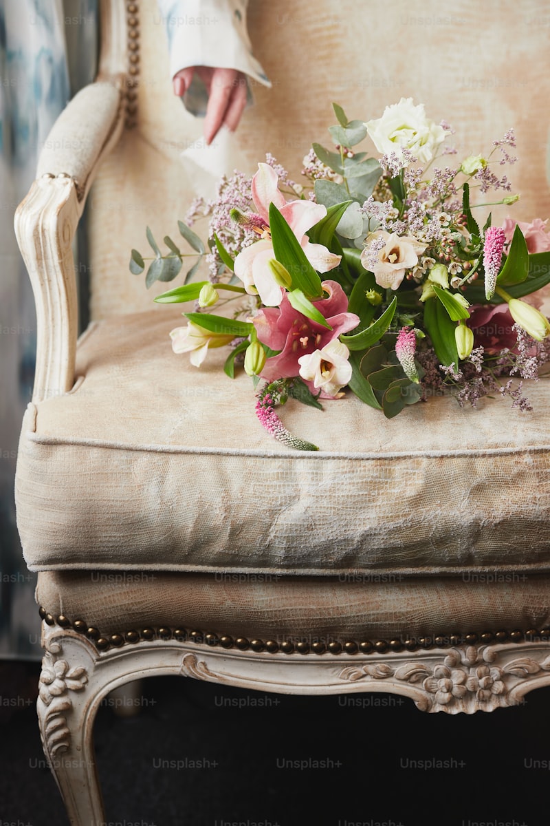 Bridal Purse Etiquette: The Essential Guide for Modern Brides