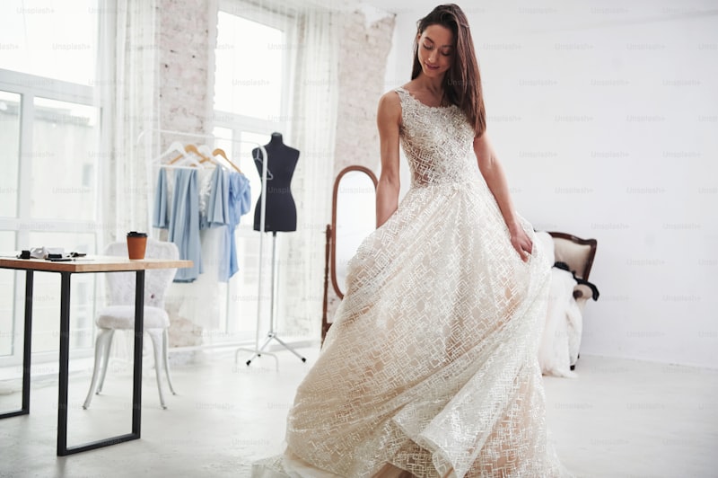 Mastering Your Step-by-Step Wedding Dress Buying Timeline