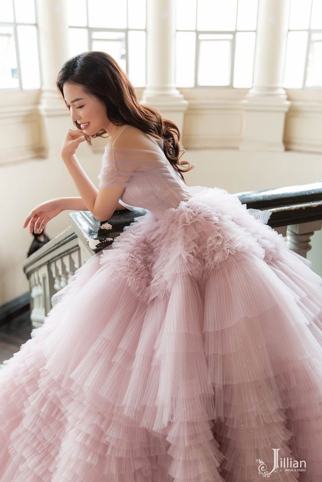 Embrace the Enchantment: Magical Moments in Voluminous Dresses